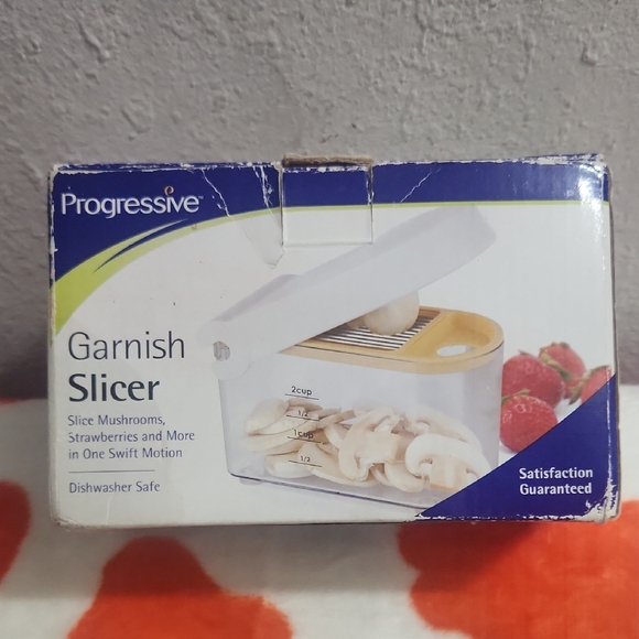 Progressive Garnish Slicer - Picture 1 of 3